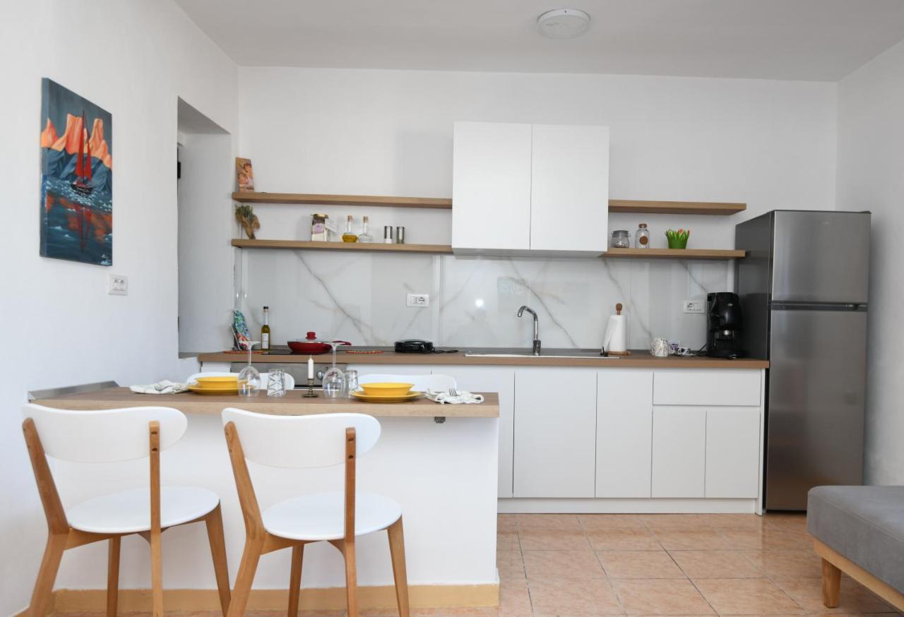 Rondine Studio Apartment Тирана Екстер'єр фото