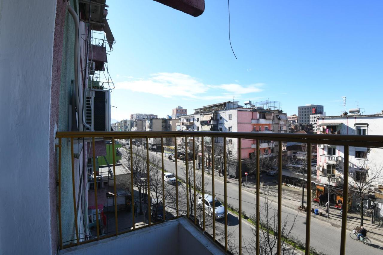 Rondine Studio Apartment Тирана Екстер'єр фото
